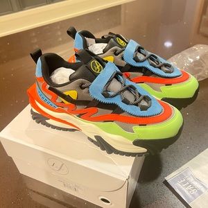 JAVI sneakers 👟 size 7Y (men’s 7 / women’s 8.5) NEW IN BOX